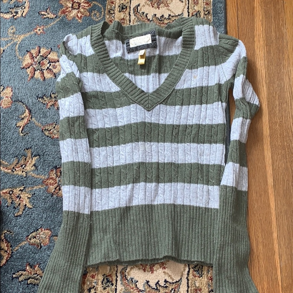 american eagle knit v neck sweater